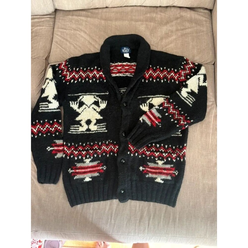 Vintage Woolrich Chunky Cardigan Sweater Men’s size large.